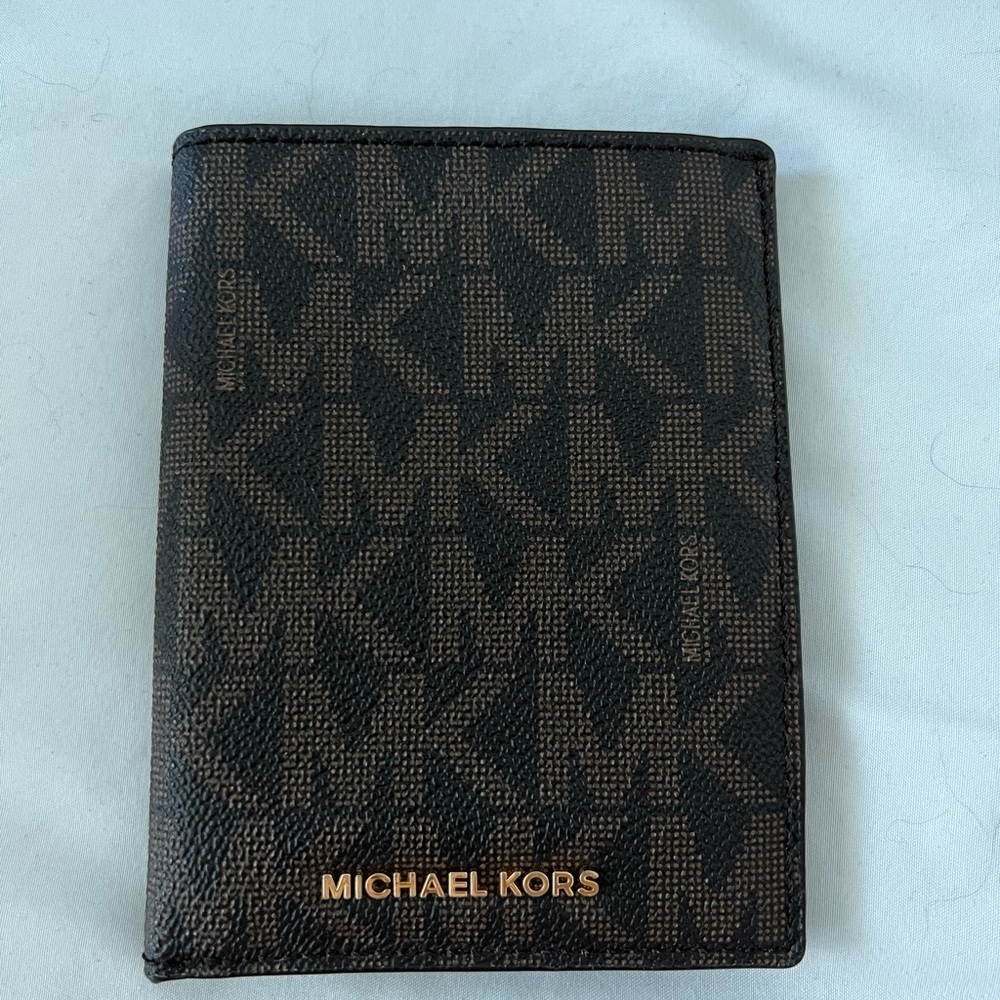 Michael Kors Passport Holder/Wallet